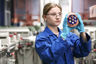 07

Schott AG

Glas-Metall-Durchführungen - Beschichtung in der Galvanik