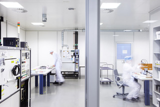 02

Schott AG

Produktion von Glas-Keramik-Verbindungen - produziert wird im Reinstraum